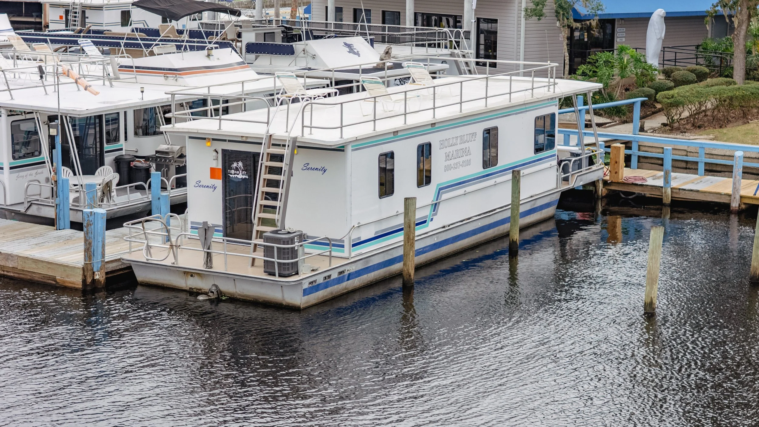 Holly Bluff Marina – photo 4 of 5