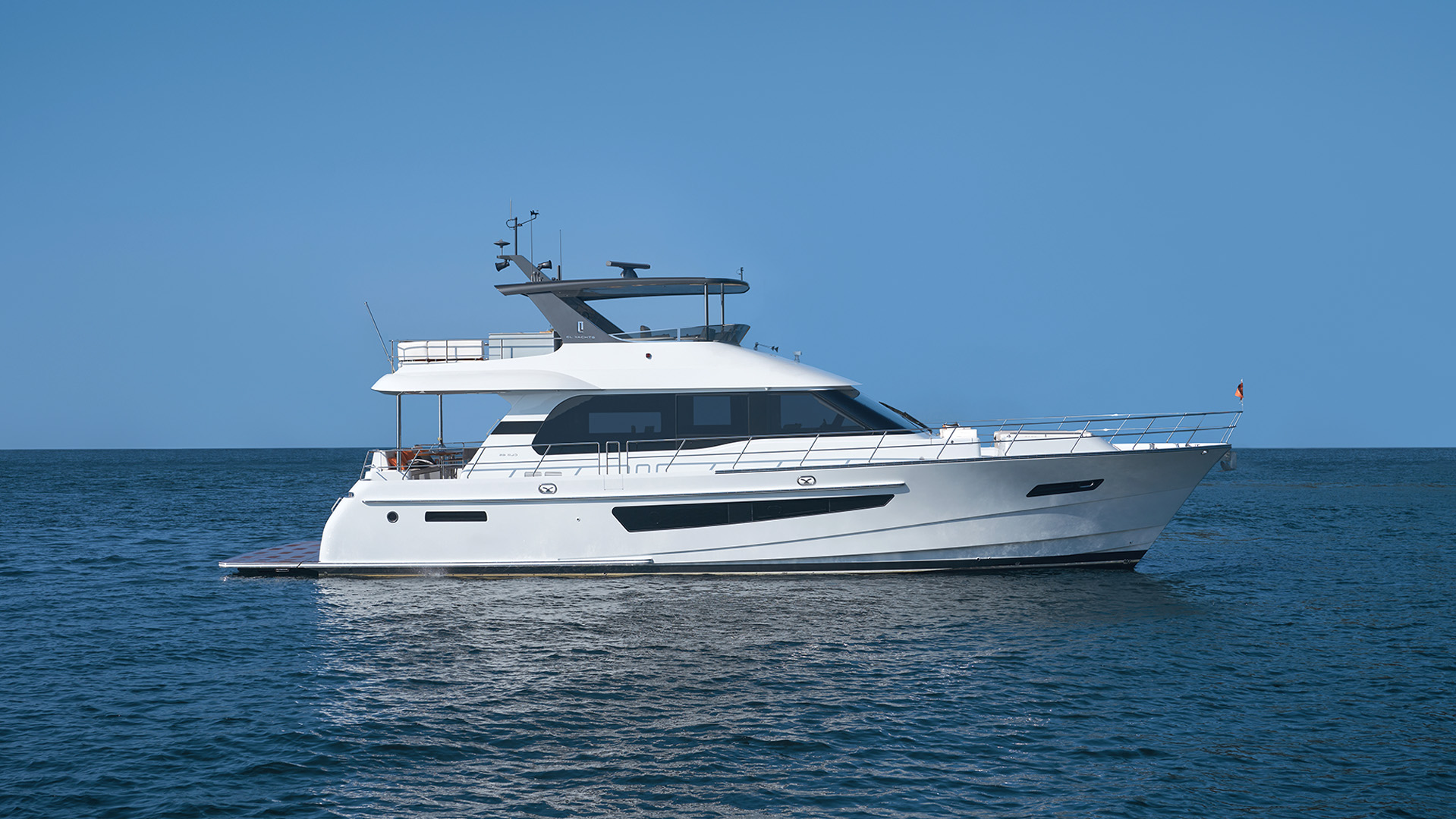 CL Yachts – photo 3 of 5